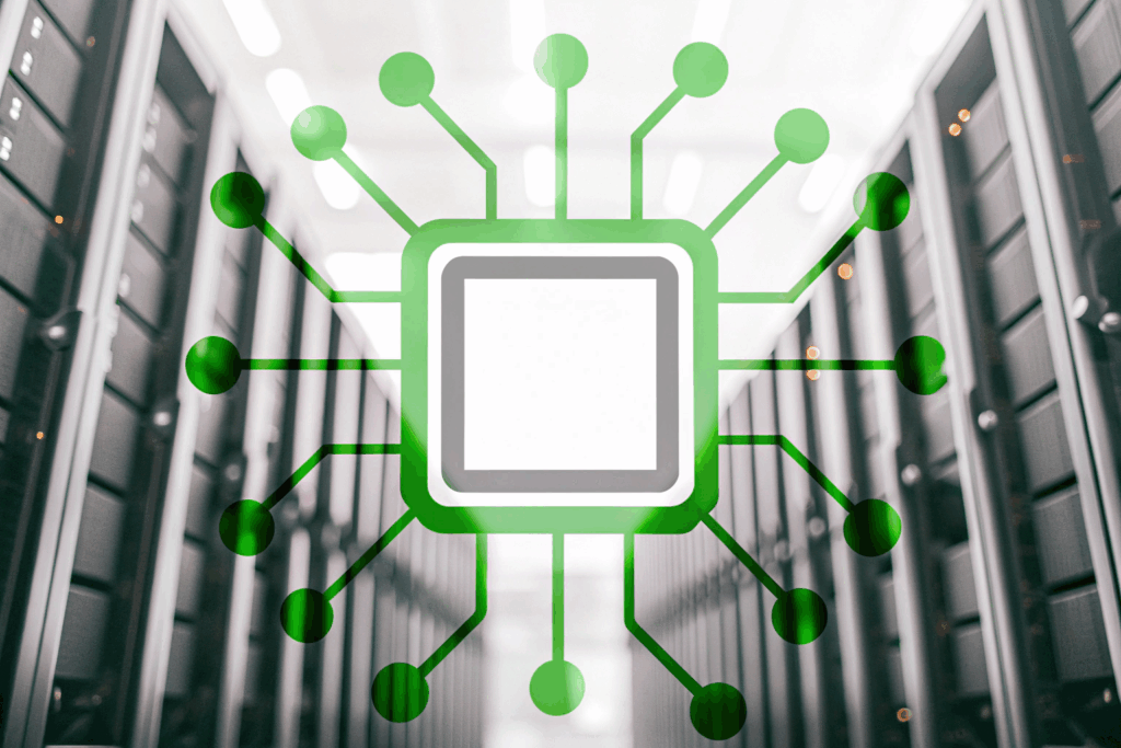 Symbol eines Mikroprozessors in grüner Darstellung über einem Serverraum, als Metapher für digitale Steuerung und SPS-Programmierung.